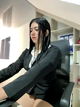 British_EmJess – webcam model profile photo Image 17