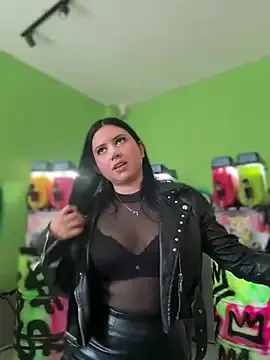 British_EmJess – webcam model profile photo Image 8