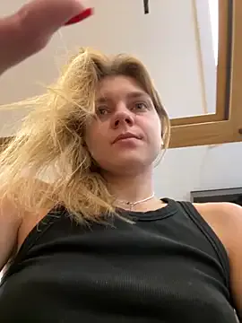 BlondeScarlettx – webcam model profile photo Image 13