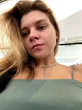 BlondeScarlettx – webcam model profile photo Image 14