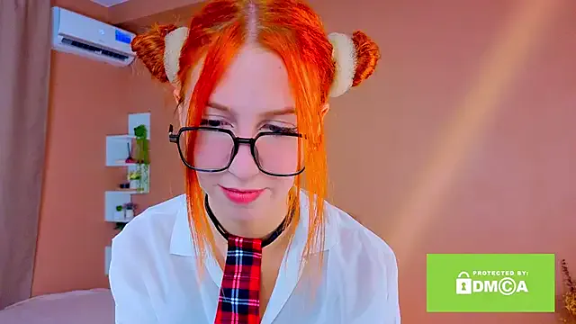 LoraDevine – webcam model profile photo Image 9