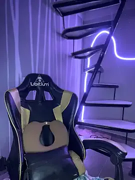 xlunami – webcam model profile photo Image 2