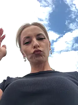 Sonya699 – webcam model profile photo Image 9