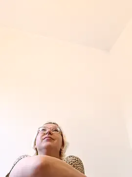 Zipper1970 – webcam model profile photo Image 7