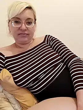 Zipper1970 – webcam model profile photo Image 8