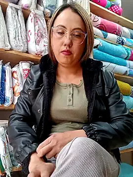 achilessynpilea – webcam model profile photo Image 3