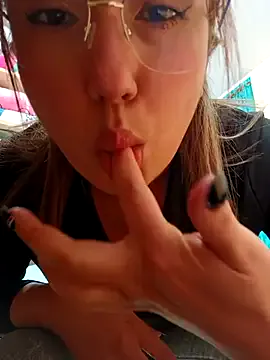 achilessynpilea – webcam model profile photo Image 8