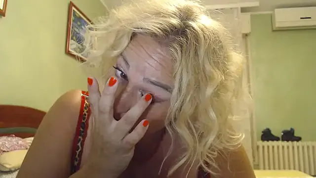 SusyBlair – webcam model profile photo Image 9