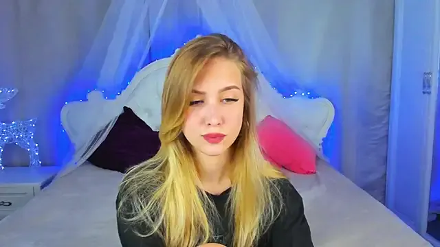 SelennaMoon – webcam model profile photo Image 2