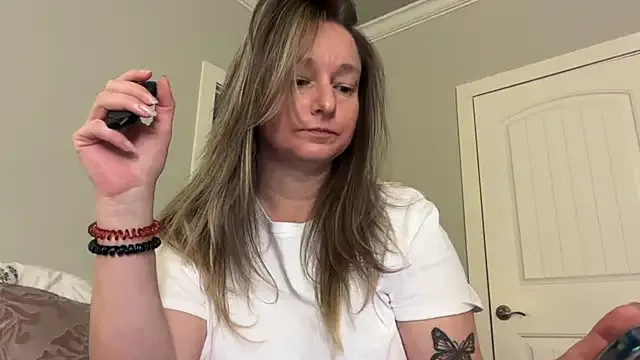 Hotforunow – webcam model profile photo Image 12