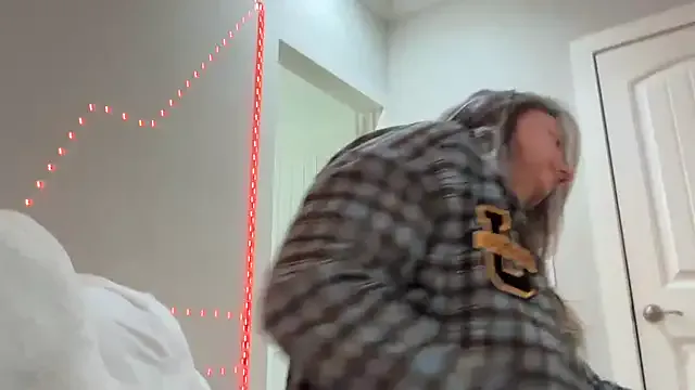 Hotforunow – webcam model profile photo Image 17