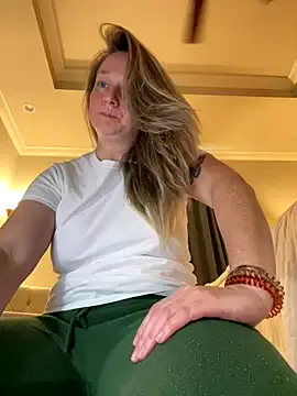 Hotforunow – webcam model profile photo Image 19