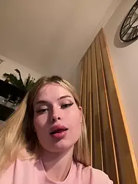 GlamGran – webcam model profile photo Image 18