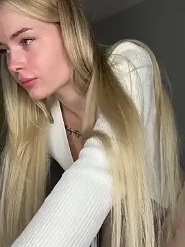 GlamGran – webcam model profile photo Image 6