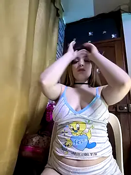 BlondeHott – webcam model profile photo Image 5