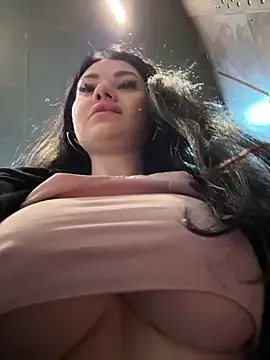 British_EmJess – webcam model profile photo Image 3