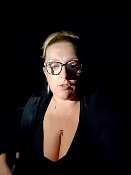 SelennaMoon – webcam model profile photo Image 2