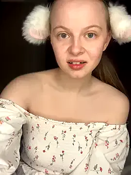 BlondeHott – webcam model profile photo Image 11