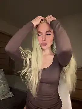 BlondeHott – webcam model profile photo Image 16