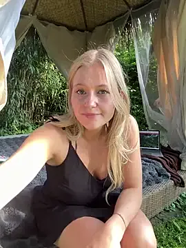 SofiaSins – webcam model profile photo Image 8