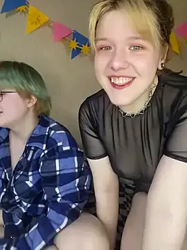 GreenEyesBlondeyUK – webcam model profile photo Image 17