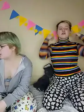 GreenEyesBlondeyUK – webcam model profile photo Image 18