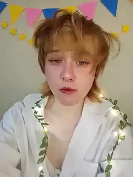 GreenEyesBlondeyUK – webcam model profile photo Image 5