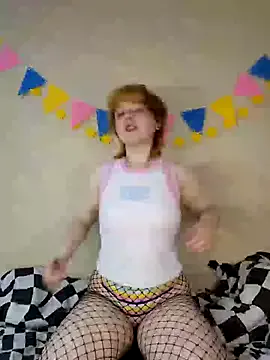 GreenEyesBlondeyUK – webcam model profile photo Image 7