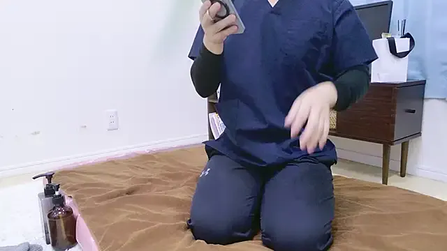 British_EmJess – webcam model profile photo Image 8