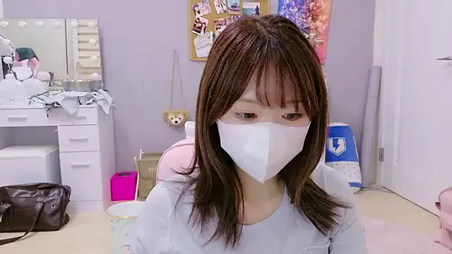 LoraDevine – webcam model profile photo Image 14