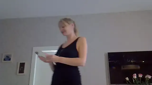 Loli_Belle – webcam model profile photo Image 9