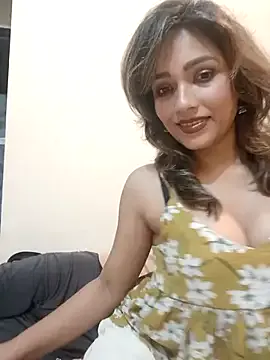 LoraDevine – webcam model profile photo Image 16